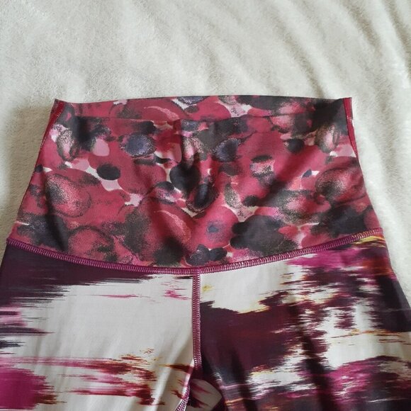 Lululemon Women's Size 6 Wunder Under Wild Berry Rumble Cropped Leggings - Picture 5 of 12